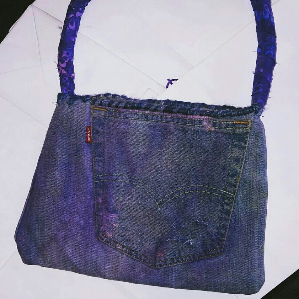 Levi Purse